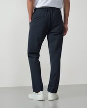 Cargar imagen en el visor de la galería, PANTALON TÉCNICO CON CODON Y GOMA MARINO