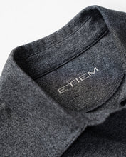 Cargar imagen en el visor de la galería, POLO MANGA LAGA ESTRUCTURA GRANITO GRIS