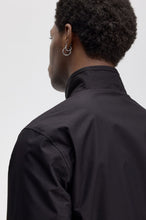 Cargar imagen en el visor de la galería, CAZADORA DEPORTIVA NEGRA