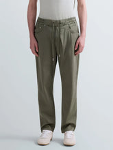 Cargar imagen en el visor de la galería, VAQUEROS SLIM FIT LANNY VERDE