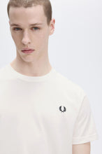 Cargar imagen en el visor de la galería, CAMISETA FRED PERRY BLANCA