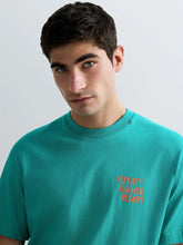 Cargar imagen en el visor de la galería, CAMISETA DE CORTE RELAJADO CON ESTAMPADO SICILIA