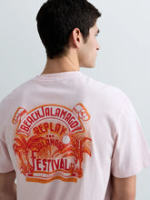 Cargar imagen en el visor de la galería, CAMISETA DE CORTE RELAJADO CON ESTAMPADO ROSA