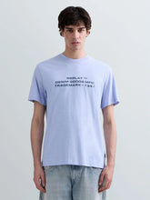 Cargar imagen en el visor de la galería, CAMISETA DE ALGODÓN Y LINO CON INSCRIPCIÓN AZUL