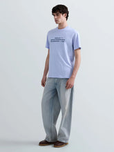 Cargar imagen en el visor de la galería, CAMISETA DE ALGODÓN Y LINO CON INSCRIPCIÓN AZUL