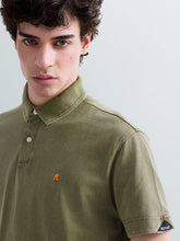 Cargar imagen en el visor de la galería, POLO DE PIQUÉ DE ALGODÓN CON BORDADO R VERDE