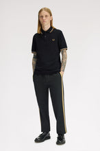 Cargar imagen en el visor de la galería, POLO TWIN FRED PERRY NEGRO/CRUDO/CARAMELO
