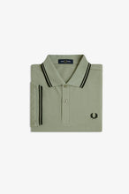 Cargar imagen en el visor de la galería, POLO FRED PERRY VERDE //NEGRO/NEGRO