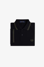Cargar imagen en el visor de la galería, POLO FRED PERRY NEGRO/VERDE/VERDE