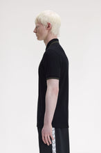 Cargar imagen en el visor de la galería, POLO FRED PERRY NEGRO/VERDE/VERDE