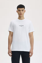 Cargar imagen en el visor de la galería, CAMISETA LOGO EMBROIDERED BLANCA