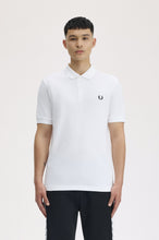 Cargar imagen en el visor de la galería, POLO LISO FRED PERRY BLANCO