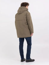 Cargar imagen en el visor de la galería, Oliba koloreko kaputxadun birziklatutako ehunezko jaka luzea