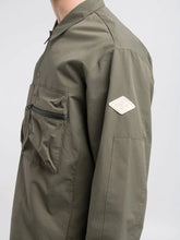 Cargar imagen en el visor de la galería, Poltsikodun alkandora-jaka erregularra, berdea