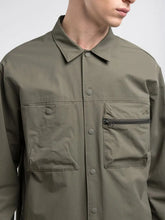 Cargar imagen en el visor de la galería, Poltsikodun alkandora-jaka erregularra, berdea