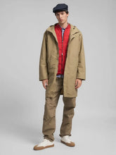 Cargar imagen en el visor de la galería, GABARDINA ACOLCHADA CON CAPUCHA