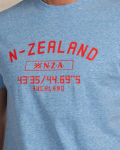 Cargar imagen en el visor de la galería, CAMISETA AZUL JASPEADO CON LOGO