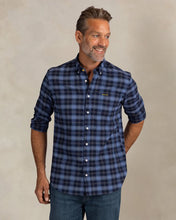 Cargar imagen en el visor de la galería, CAMISA DE FRANELA CUADROS AZULES