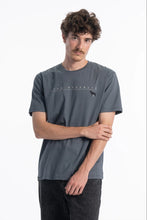 Cargar imagen en el visor de la galería, CAMISETA REPUBLIK
