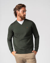 Cargar imagen en el visor de la galería, JERSEY EN PUNTO VERDE MUSGO
