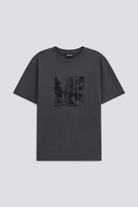 CAMISETA MANGA CORTA POSTER GRIS