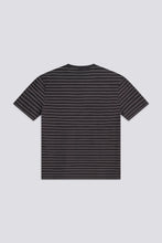 Cargar imagen en el visor de la galería, CAMISETA NEGRA RAYA BLANCA
