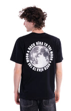 Cargar imagen en el visor de la galería, CAMISETA MOON NEGRA

