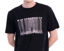 Cargar imagen en el visor de la galería, CAMISETA WINTER VIBES

