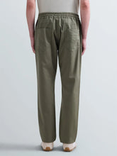 Cargar imagen en el visor de la galería, VAQUEROS SLIM FIT LANNY VERDE

