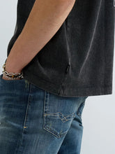 Cargar imagen en el visor de la galería, CAMISETA CON ESTAMPADO VIBRNATE GRIS
