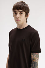 Cargar imagen en el visor de la galería, CAMISETA TWIN TIPPED MARRÓN/NEGRO
