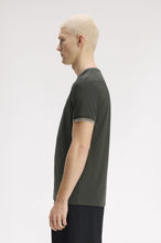 Cargar imagen en el visor de la galería, CAMISETA TWIN TIPPED VERDE/AVENA
