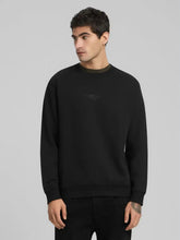 Cargar imagen en el visor de la galería, SUDADERA CUELLO REDONDO CON LOGO NEGRA
