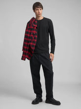 Cargar imagen en el visor de la galería, CAMISETA MANGA LARGA NEGRA
