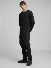 Cargar imagen en el visor de la galería, CAMISETA MANGA LARGA NEGRA
