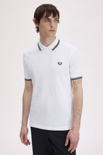 Cargar imagen en el visor de la galería, POLO FRED PERRY BLANCO/NEGRO/NEGRO
