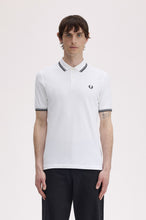 Cargar imagen en el visor de la galería, POLO FRED PERRY BLANCO/NEGRO/NEGRO
