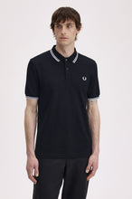Cargar imagen en el visor de la galería, POLO FRED PERRY NEGRO/BCO/BCO
