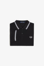 Cargar imagen en el visor de la galería, POLO FRED PERRY NEGRO/BCO/BCO
