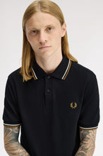 Cargar imagen en el visor de la galería, POLO TWIN FRED PERRY NEGRO/CRUDO/CARAMELO
