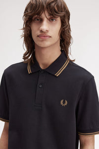 POLO FRED PERRY NEGRO/ PIEDRA SOMBREADO