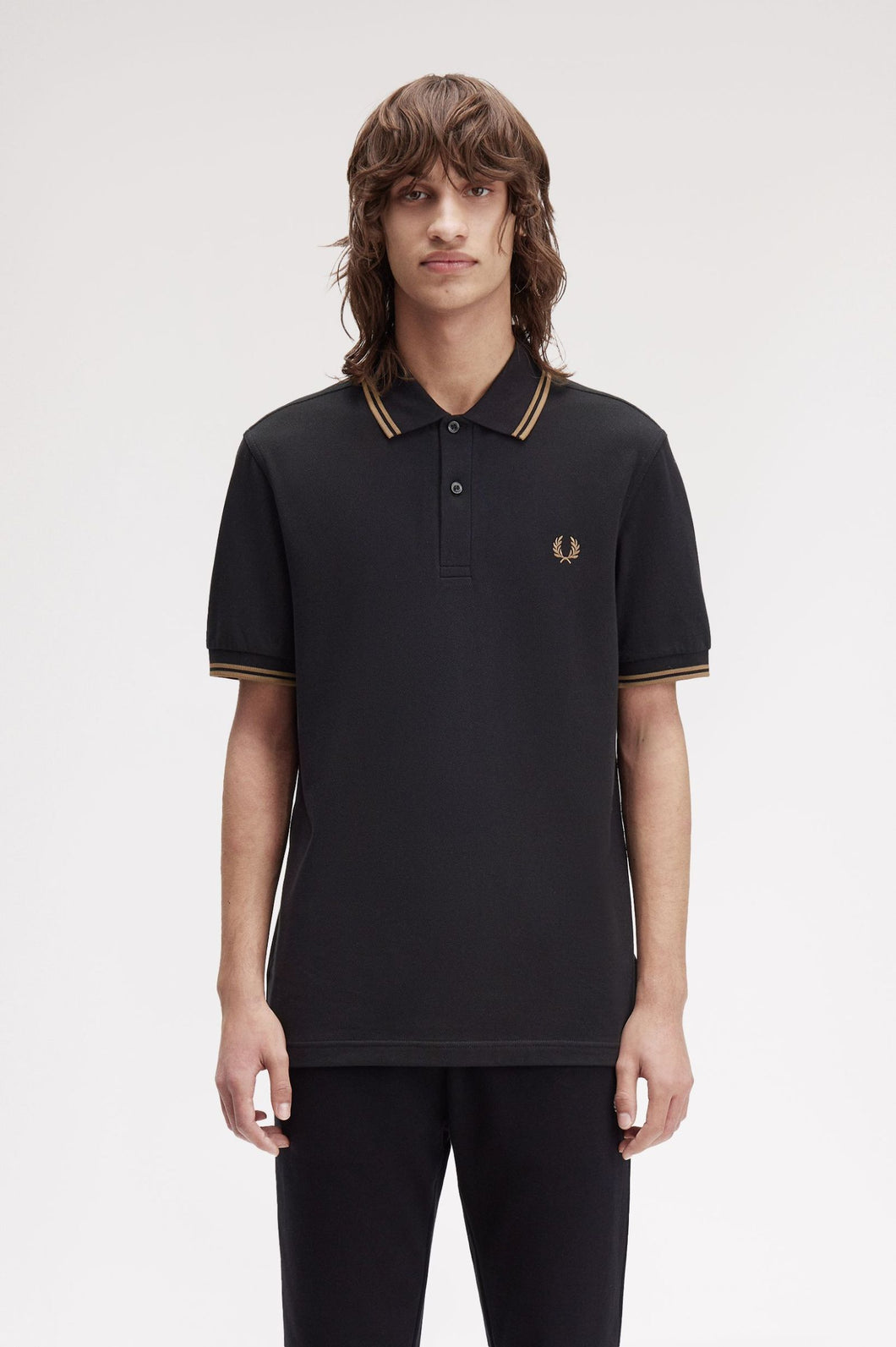 POLO FRED PERRY NEGRO/ PIEDRA SOMBREADO