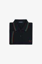 Cargar imagen en el visor de la galería, POLO FRED PERRY MARINO/ROJO/VERDE
