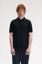 Cargar imagen en el visor de la galería, POLO FRED PERRY MARINO/ROJO/VERDE
