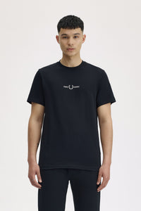 CAMISETA LOGO BORDADO NEGRA
