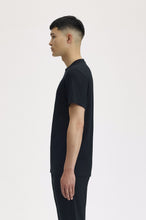 Cargar imagen en el visor de la galería, CAMISETA LOGO BORDADO NEGRA
