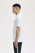 Cargar imagen en el visor de la galería, POLO LISO FRED PERRY BLANCO
