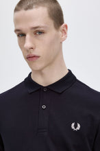 Cargar imagen en el visor de la galería, POLO MANGA LARGA FRED PERRY MARINO
