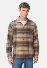 Cargar imagen en el visor de la galería, CAMISA GRUESA A CUADROS TOSTADA
