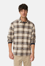 Cargar imagen en el visor de la galería, CAMISA GRUESA CUADRO BEIG AZUL
